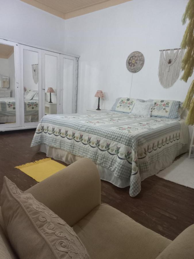 Pousada Atelier Casa Do Ipe Amarelo 米格尔-佩雷拉 外观 照片